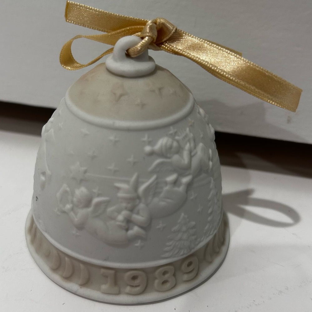 Lladro 1989 Porcelain Christmas Bell